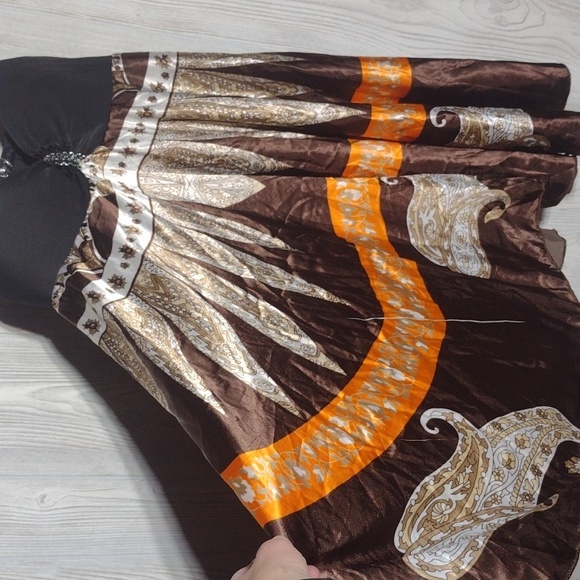 Beautiful Flowy Mini Dress - Picture 5 of 15